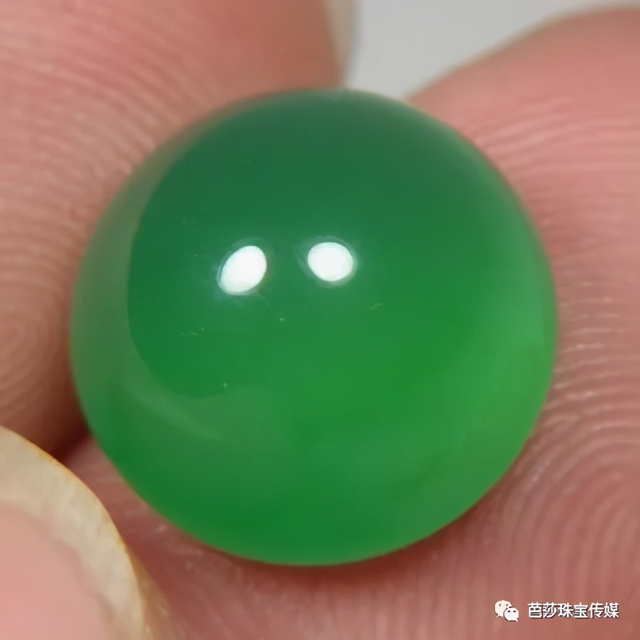 夏季做氛围感美人,清新好入手的葡萄石应该拥有姓名