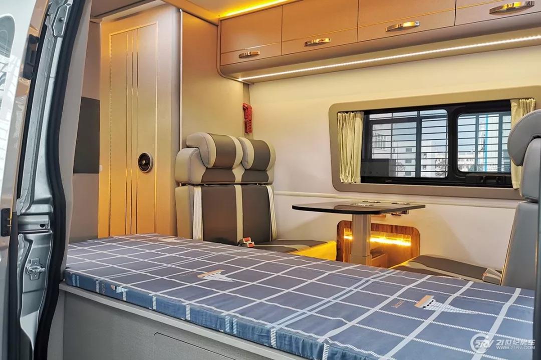 最新款大通v80b型房车,大通原厂2018款rv80b型短轴房车