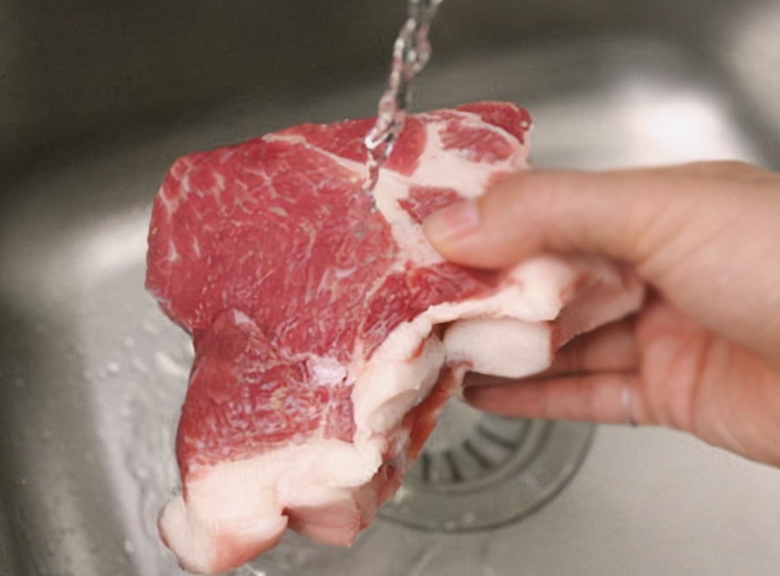 用什么方式解冻肉肉更快,不管多硬的冻肉