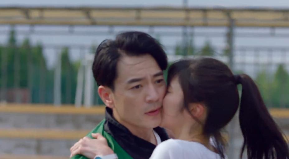 19岁女孩恋上40岁离异男,一场爱上有妇之夫引发的家庭悲剧