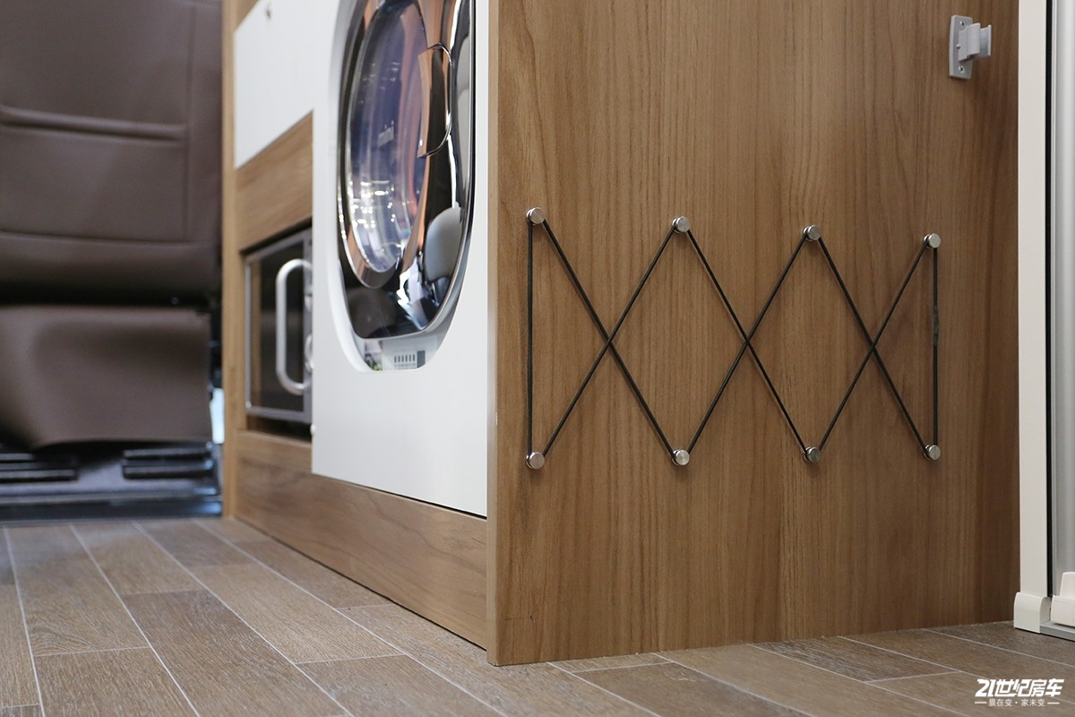 了解上汽大通maxusv90最新动态,上汽大通maxusv902023款2.0t短轴低顶