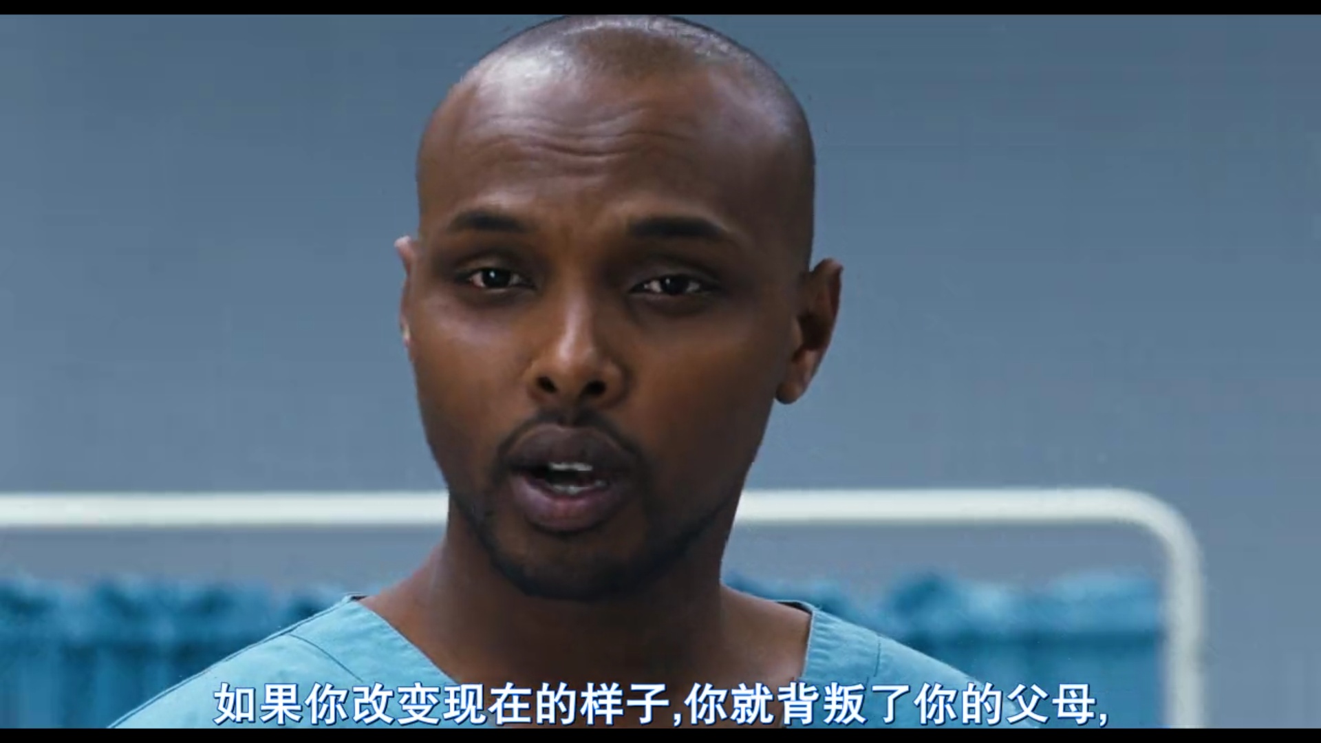 世界名模三岁经历残忍“割礼”，12岁嫁60岁老叟，她为女性发声