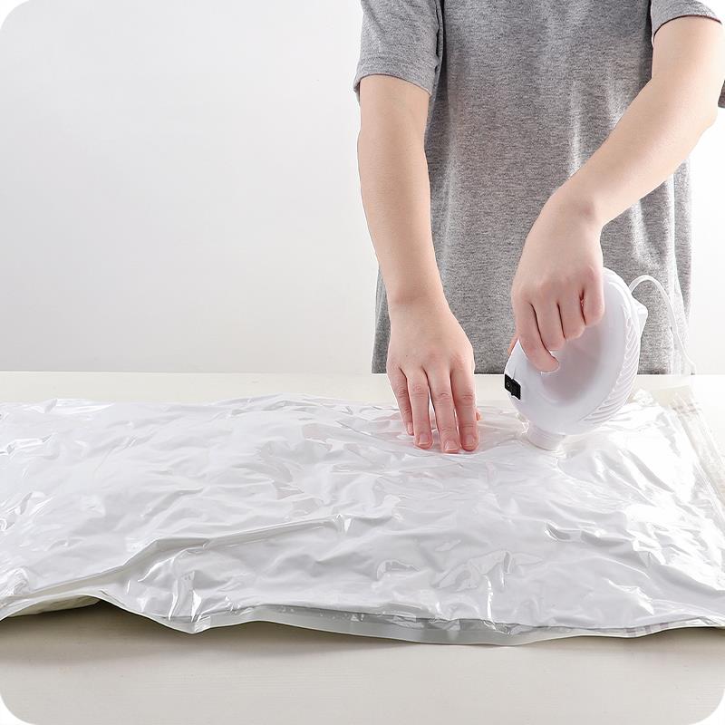 为什么换季的衣服收起来发黄,换季衣服变黄原因有哪些