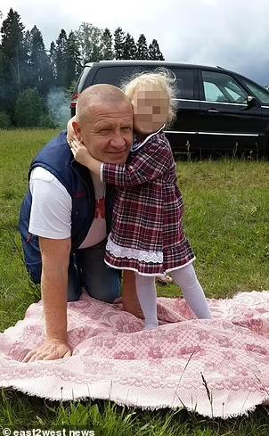 前夫雇*杀凶**自己,女子串通杀手割喉假死,反将其送进监狱