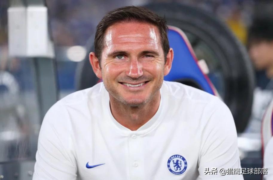 首冠到手！梅西缺阵2大将迎首秀，兰帕德率切尔西胜巴萨