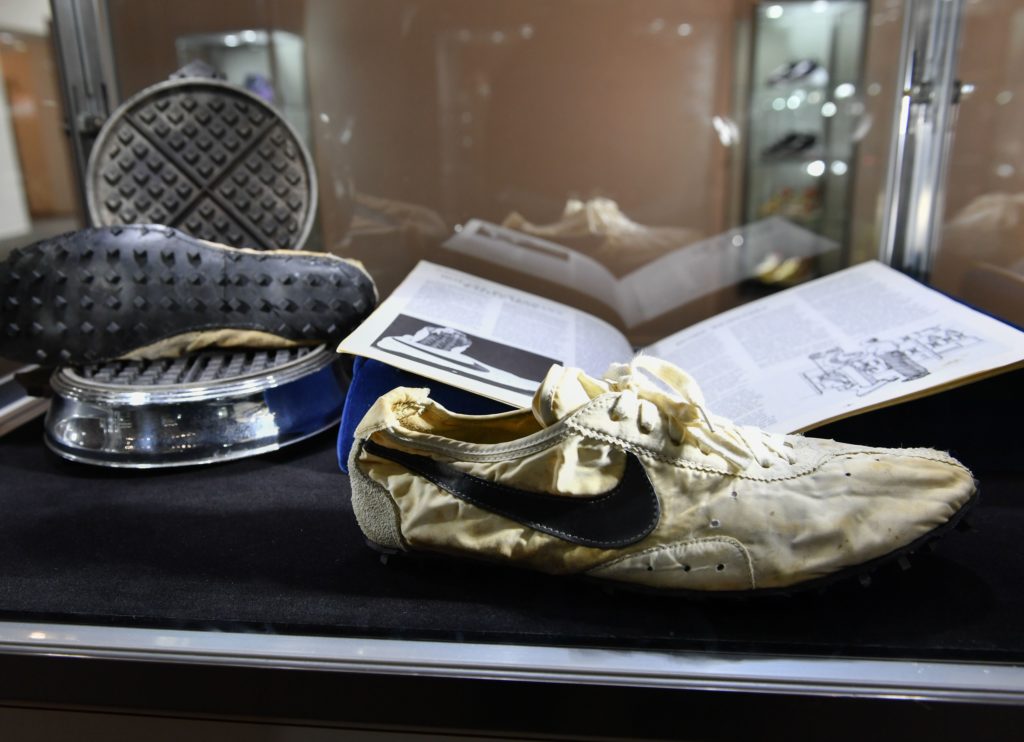 一双鞋能换北京二环一套房!这些「真天价鞋」你肯定没见过