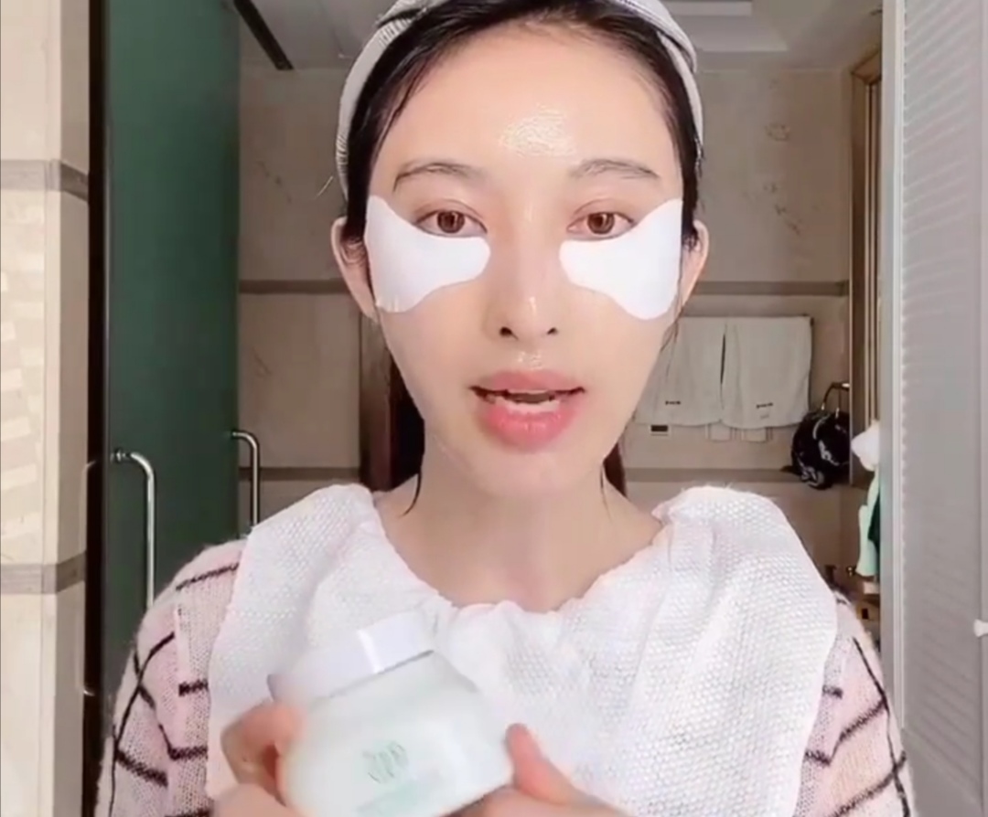 张俪美白同款,张俪带货精华水