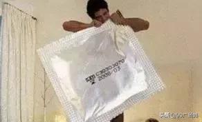 一次戴两个避孕套，更安全吗？超市的套套，总放在收银台旁边？