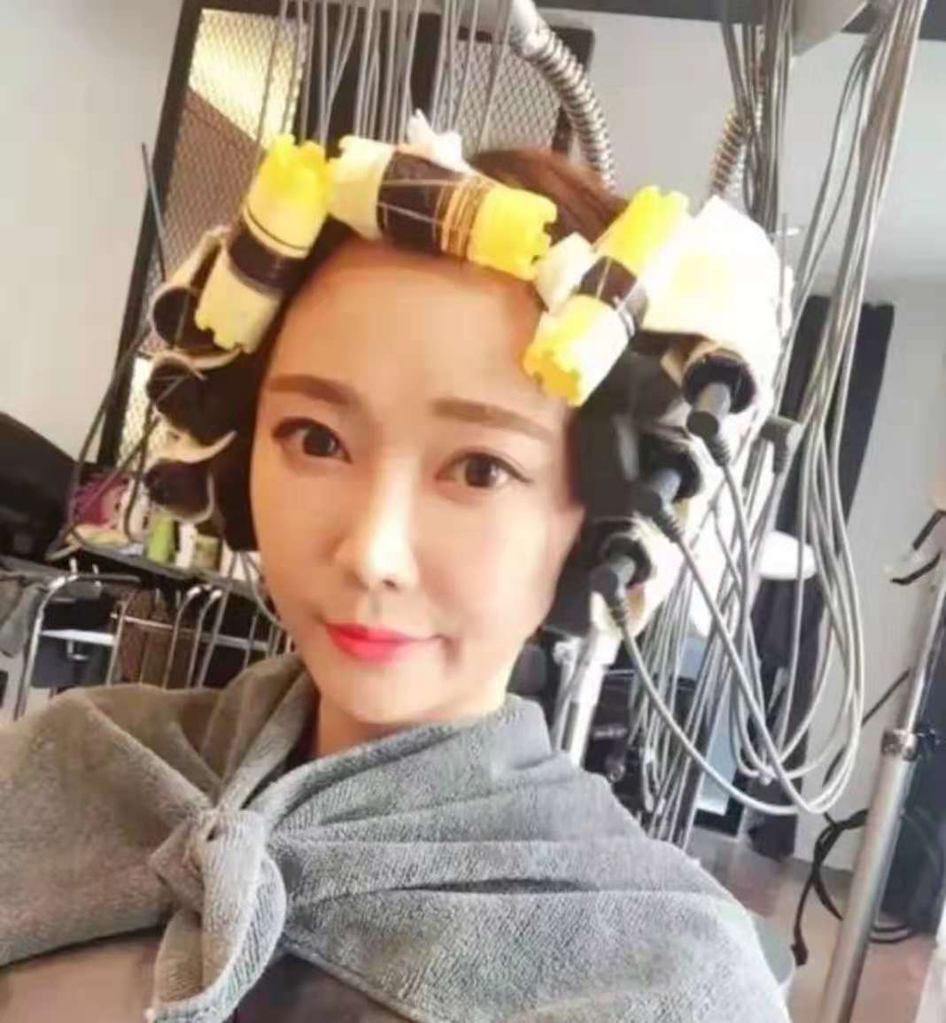 烫内扣层次发型,好看花样发型