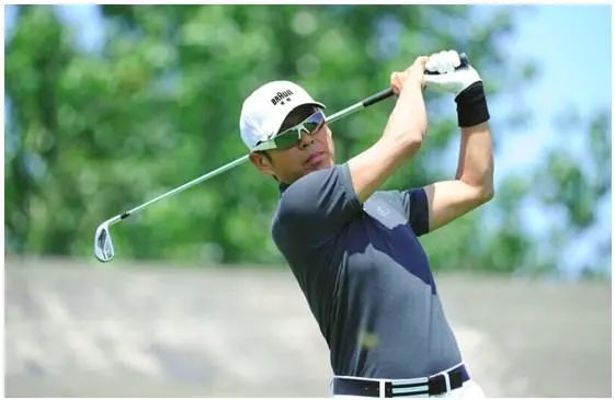 李雪健张译的“清醒”,撕开了多少明星的遮羞布?