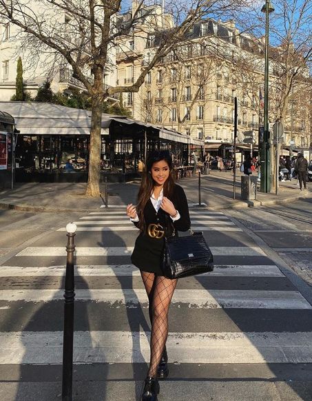 疫情肆虐，穷人无处可逃，富人们订私人飞机，请私人医生检测