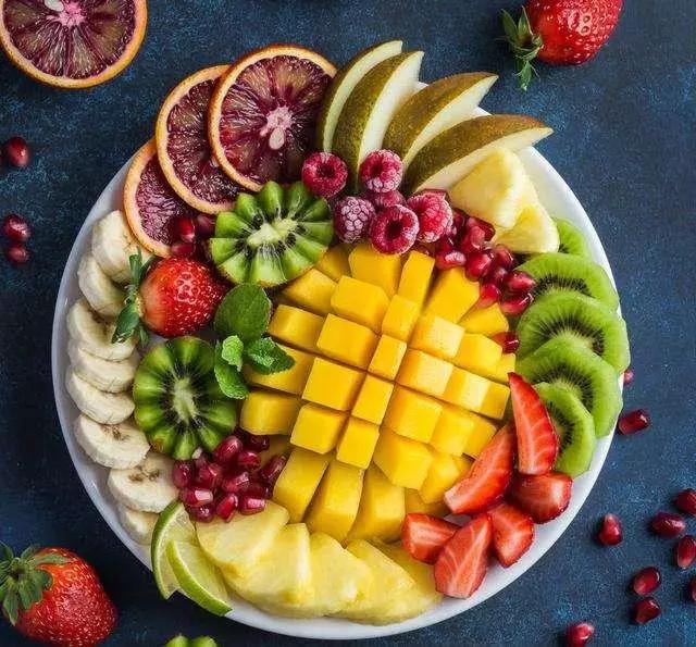 大部分女孩子都喜欢的水果拼盘,高大上水果拼盘简单又好看