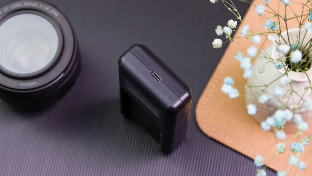 有充电器可以给手机充电吗,怎么样用充电宝给单反相机供电