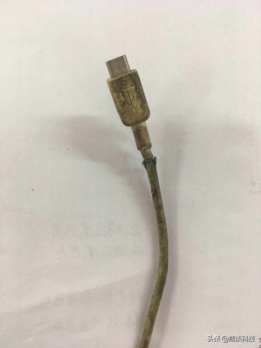 数据线最好的修复方法,数据线头破了怎么修复