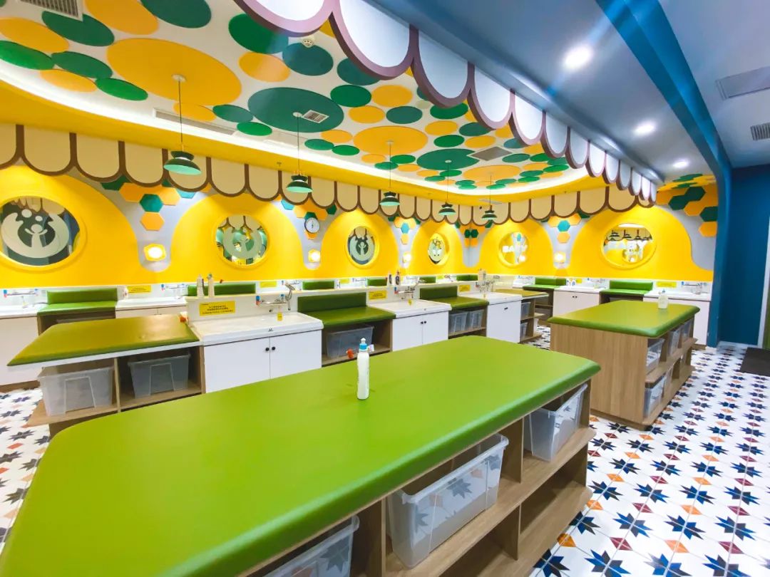 和娃一起学游泳,这家亲子游泳馆真的适合遛娃