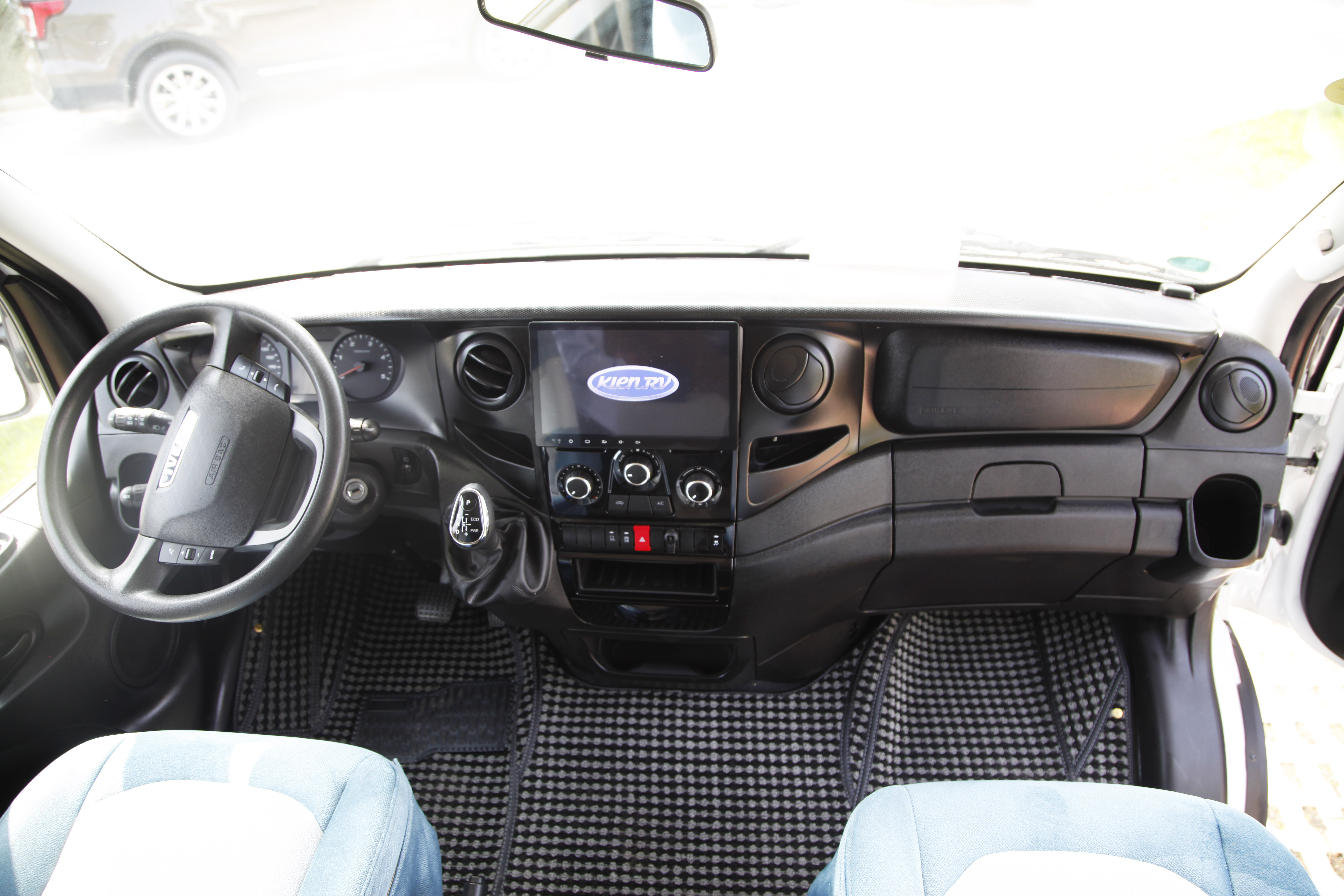 大顶C型限量发售，配置给力，舒适超大空间竟然还有子母床？