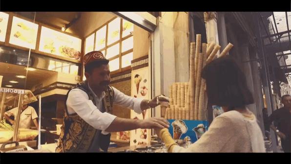 在亚洲，非要加入欧盟、用火鸡做甜点、酸奶是咸的，土耳其真魔幻