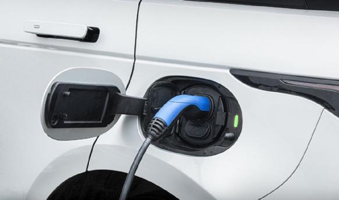 青睐极光颜值超高，畏惧极光空间不足？换个动力总成，变香了吗？