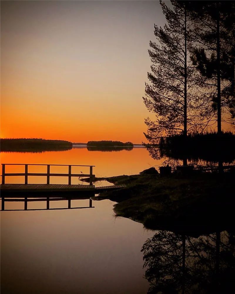 栈桥海边诗人,水边唯美的诗句