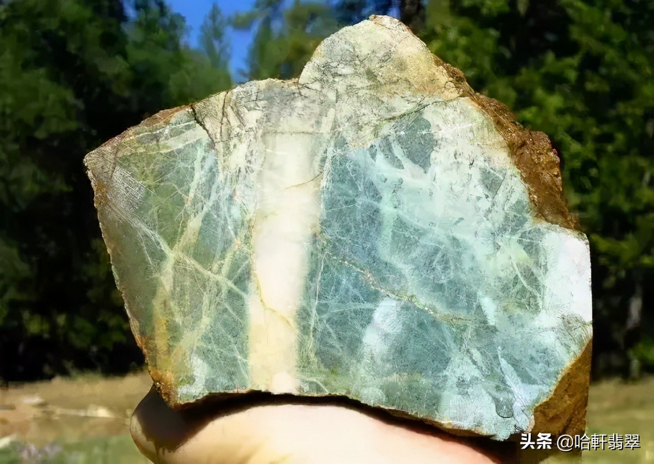 缅甸翡翠占全世界多少,缅甸翡翠每年销售额