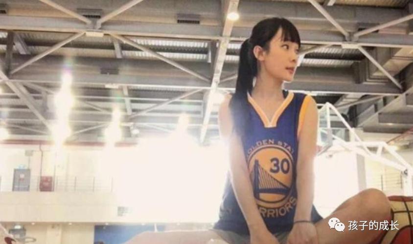 小学女生年龄身高对比图,现在初中女生逆天身高