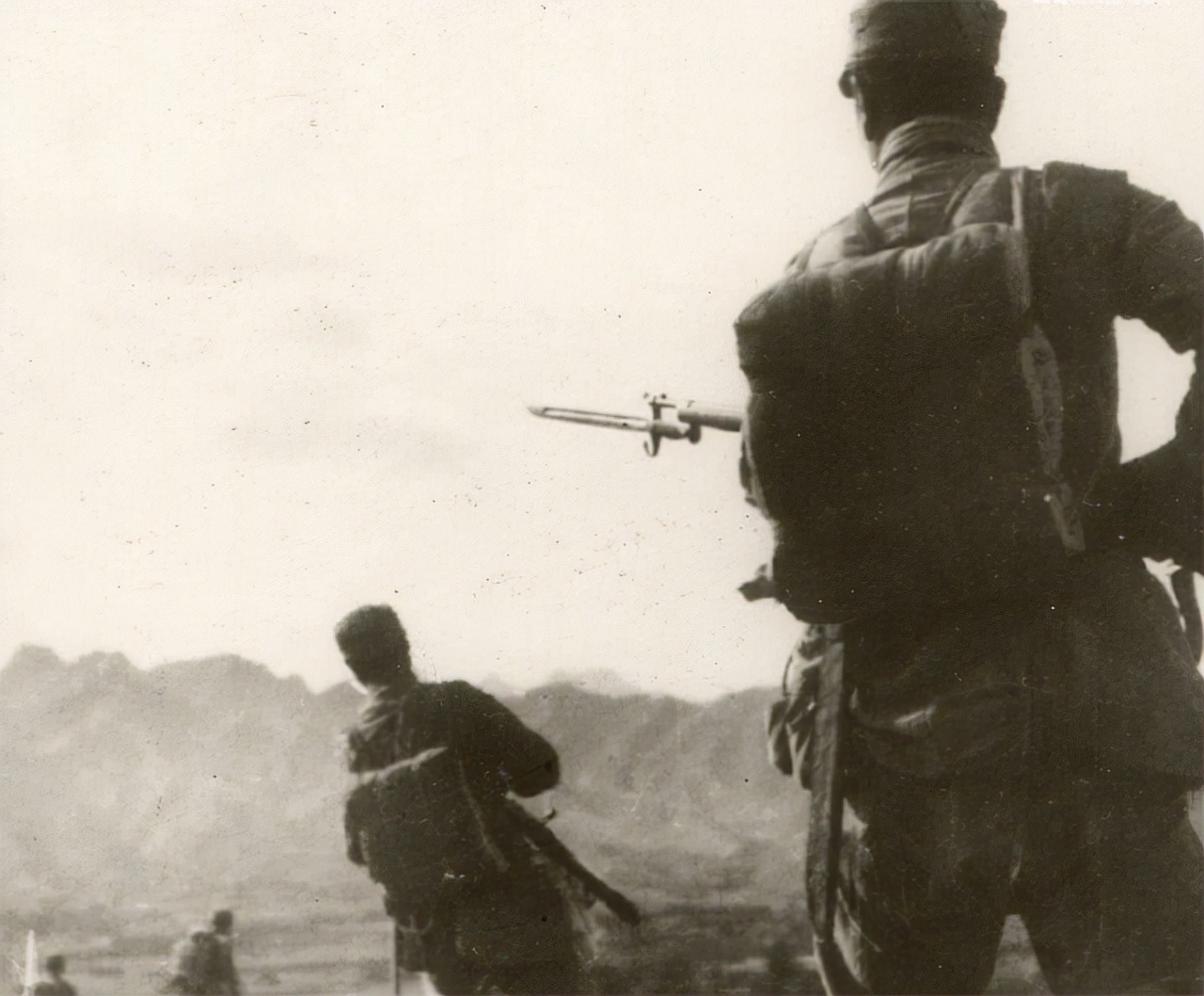 日本投降后为什么要占领千岛群岛,日本投降全世界杀了多少日本战俘