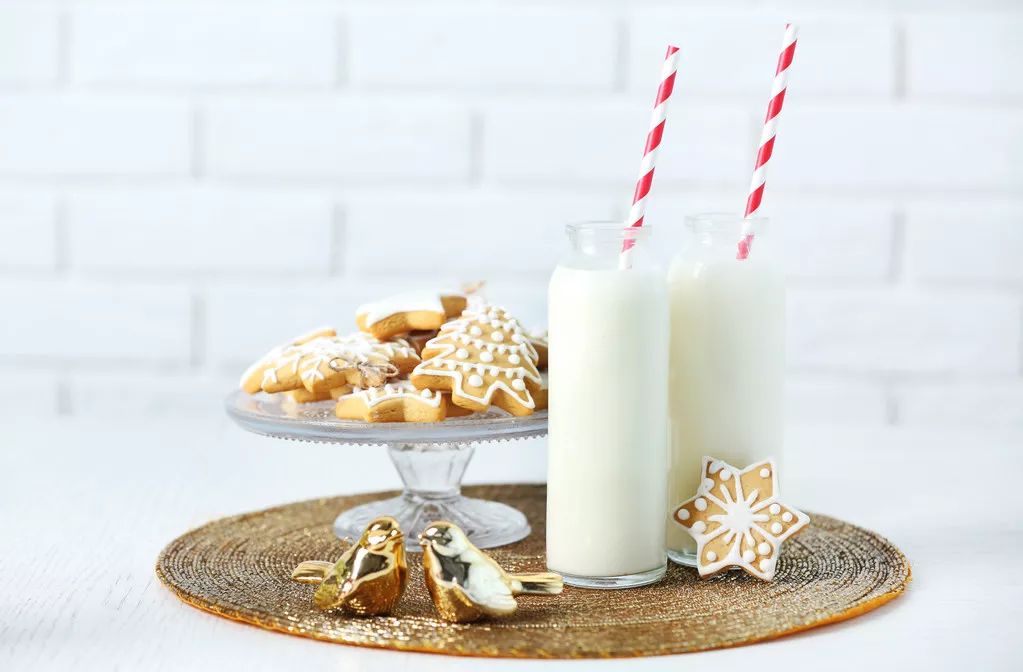 秋冬季节喝羊奶的好处,关于羊奶的养生知识什么时间喝