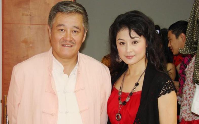 改变于月仙命运的两个人，一名叫马丽娟，一名叫张学松