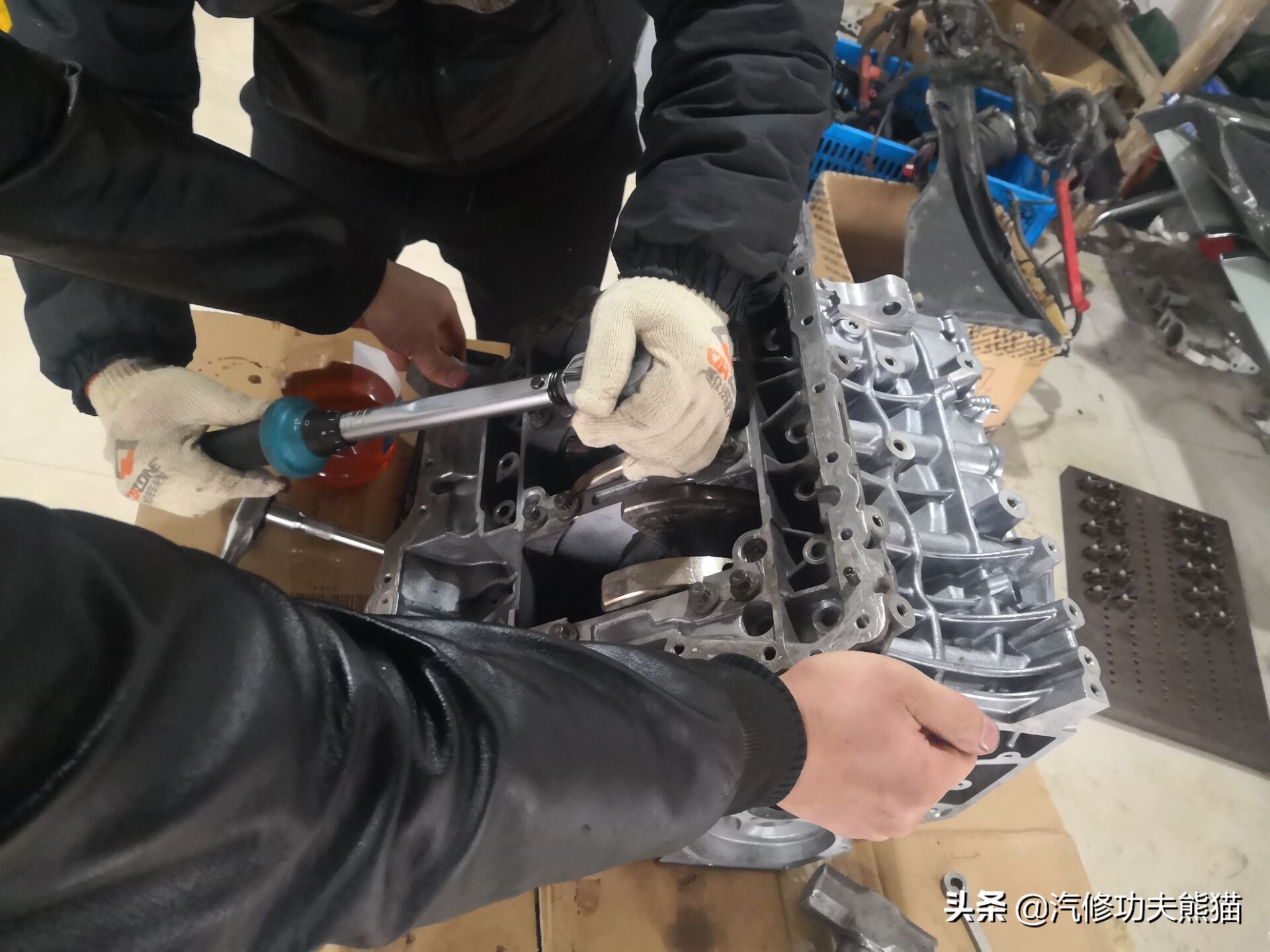 只因修烧机油却被人修到残废！4S拒修！一台奥迪Q7的重生路