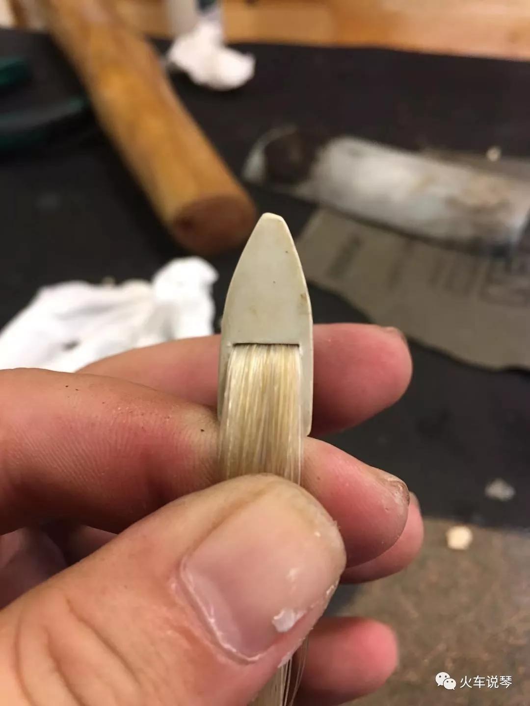 手把手带你学换刃,高档的小提琴弓毛用平了怎么换