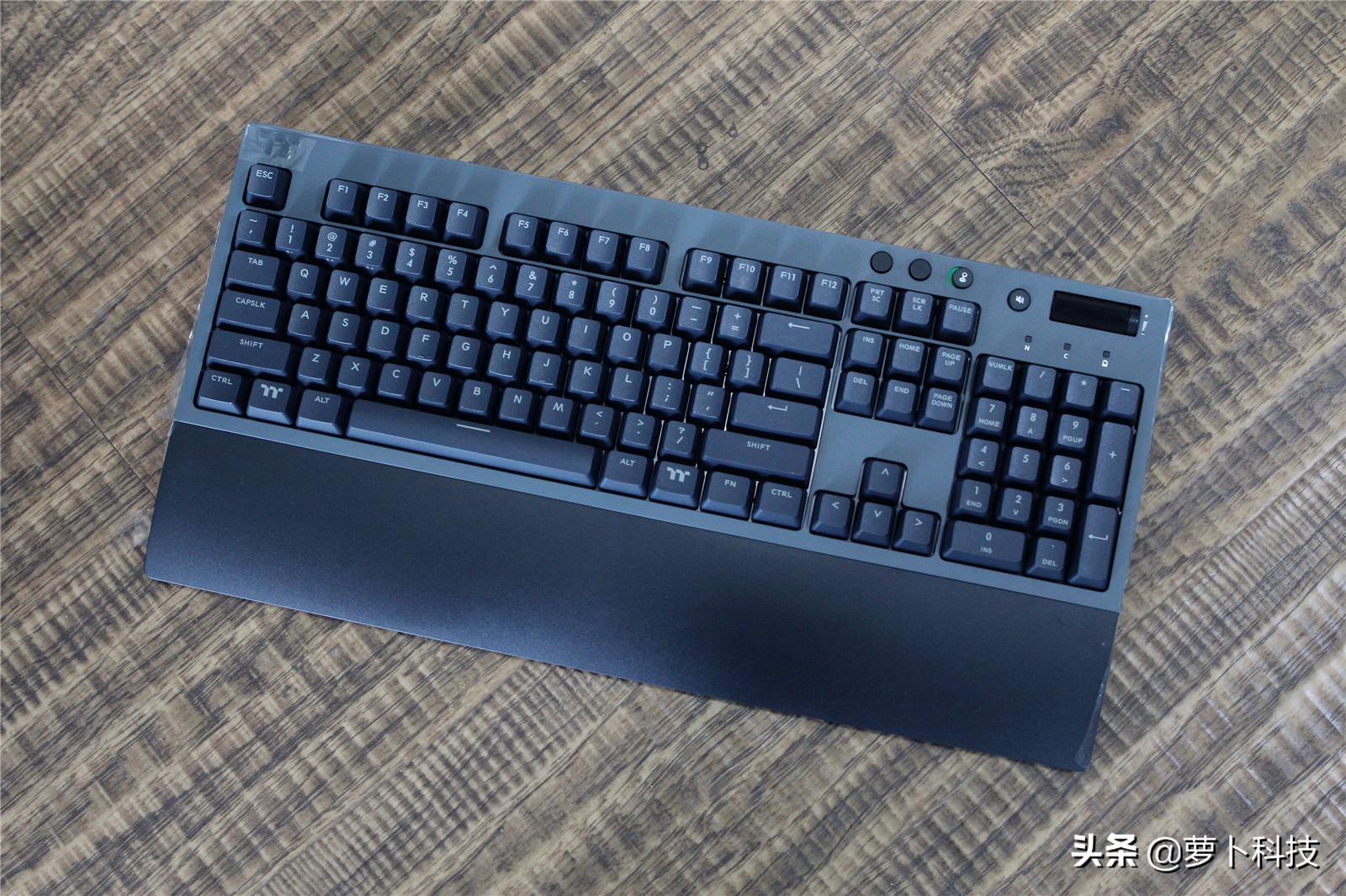 pc平板手机协同办公,平板适合的三模键盘