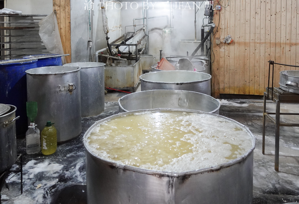 云南建水豆腐怎么做才好吃,云南建水美食烤豆腐