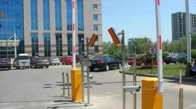 车辆道闸常见故障排除,安装道闸过程的视频