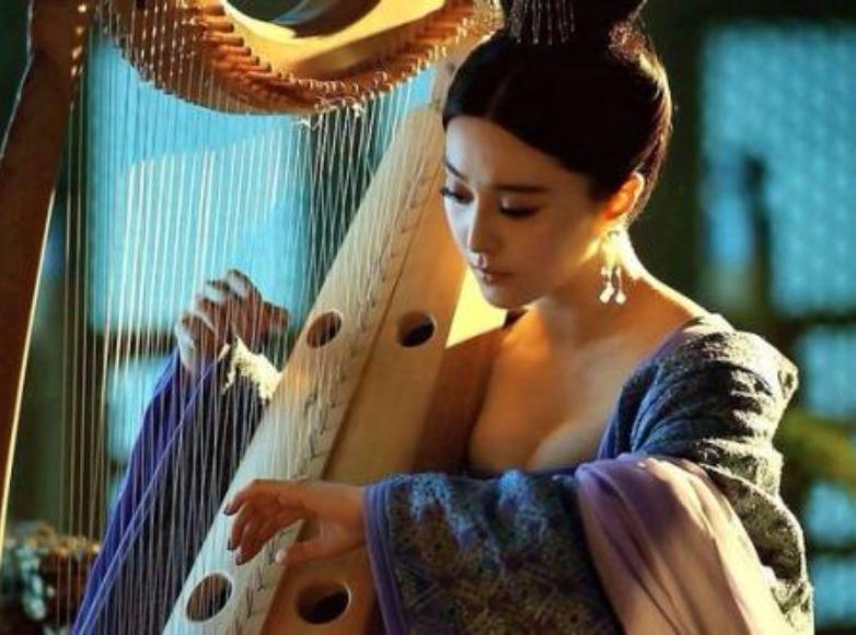 正史中杨贵妃是怎么死的,正史里杨贵妃是怎么死的