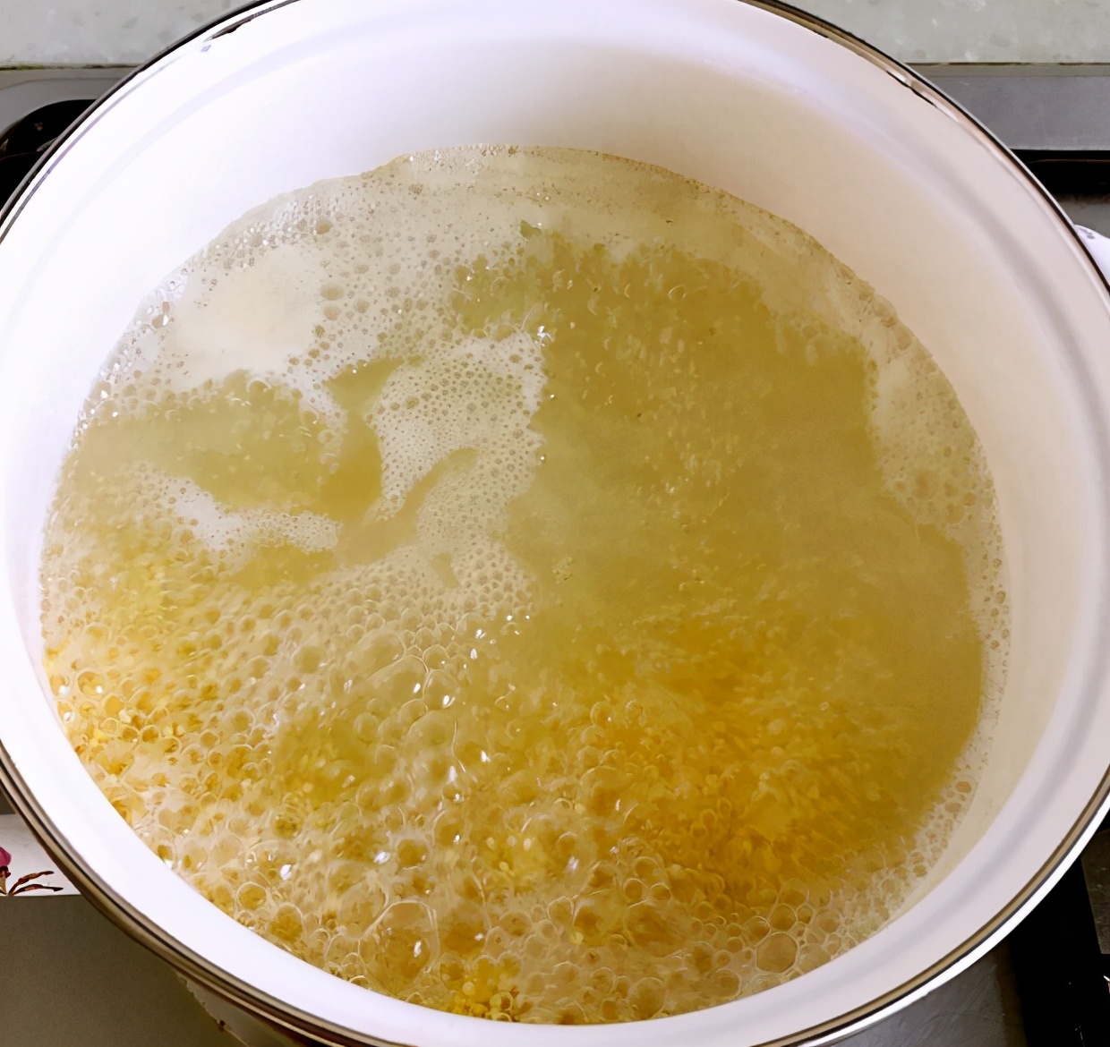 煮小米粥怎么让粥变粘稠,熬小米粥最正确的做法