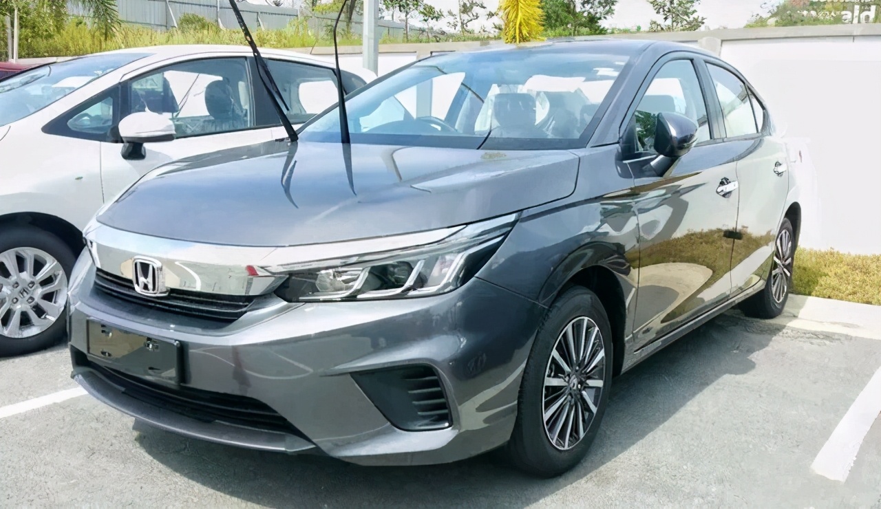 本田锋范和雅阁哪个好,本田锋范和雅阁哪个性价比高