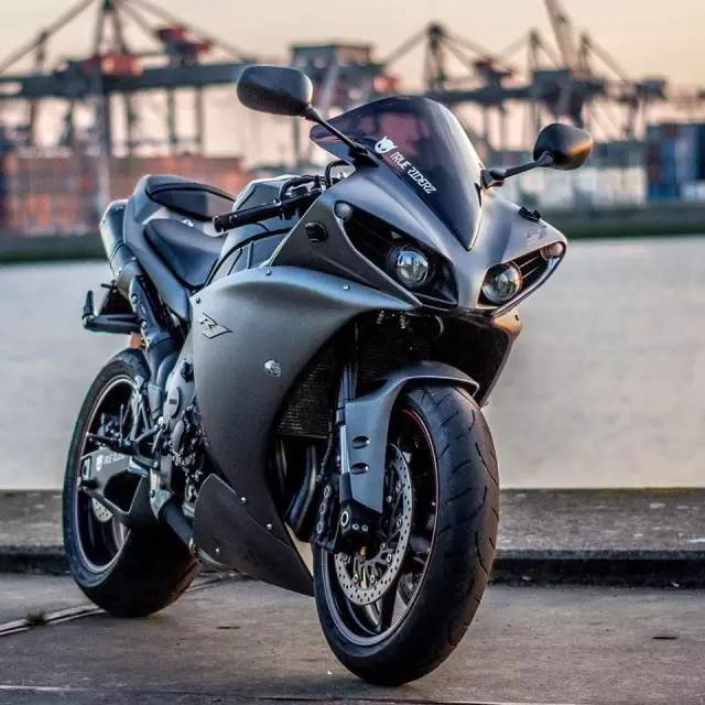 天上有飞机地上有坦克的游戏,天上有飞机地上有crh380d