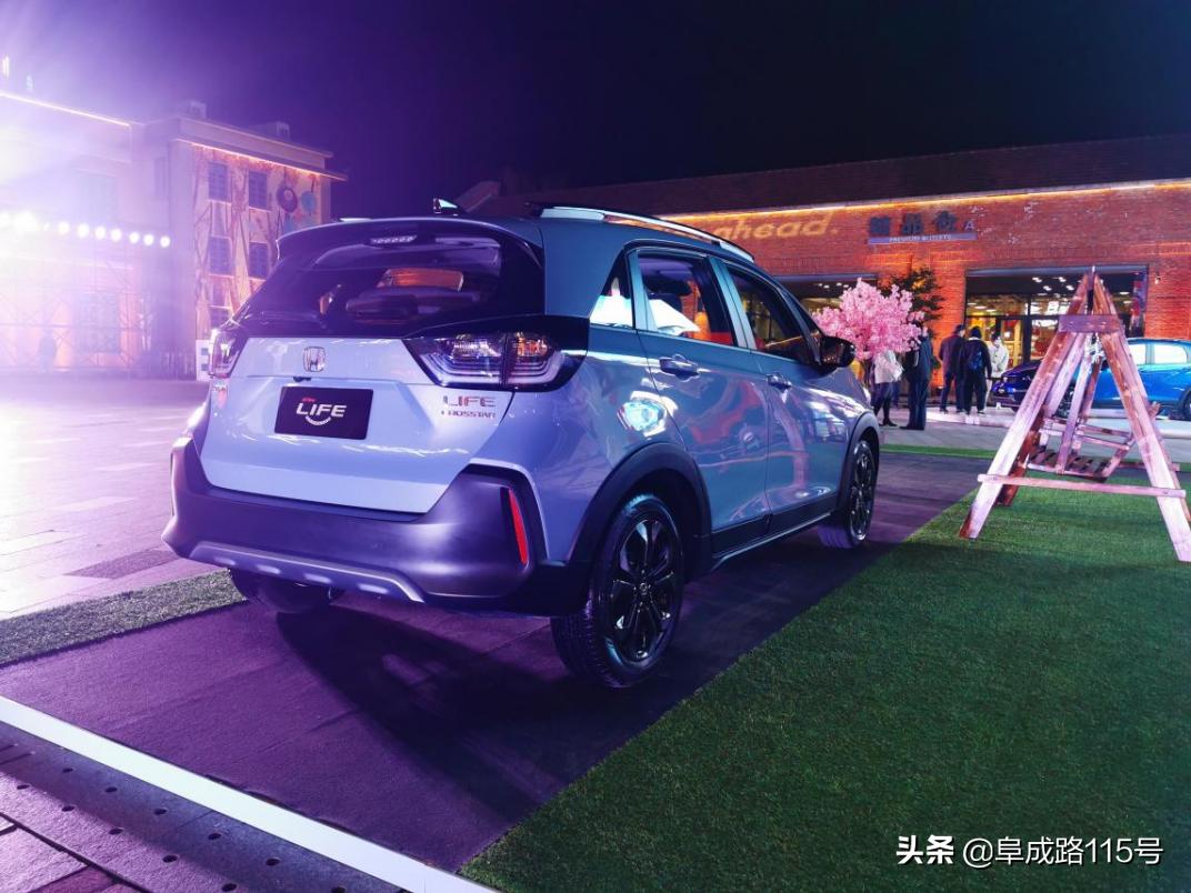 全系标配led车灯灯组,来福酱心动版裸车九万贵吗