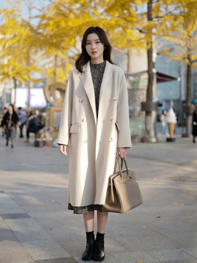秋冬连衣裙40岁减龄又气质,秋冬大衣裙子穿搭女