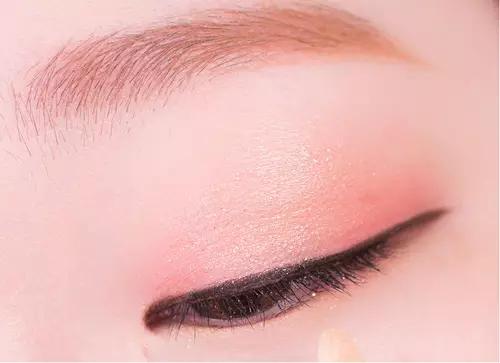 亮色眼影颜色搭配和画法美炸天,眼影画法新手亮色系列