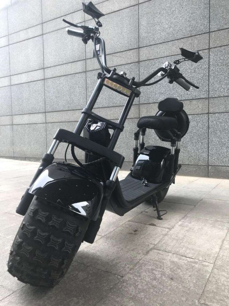 电动车中的另类，用宽轮引爆时尚，“哈雷式”握把不只是炫酷！