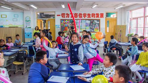 月收入6000多老婆说我没出息,一个月工资3千还得供孩子上学