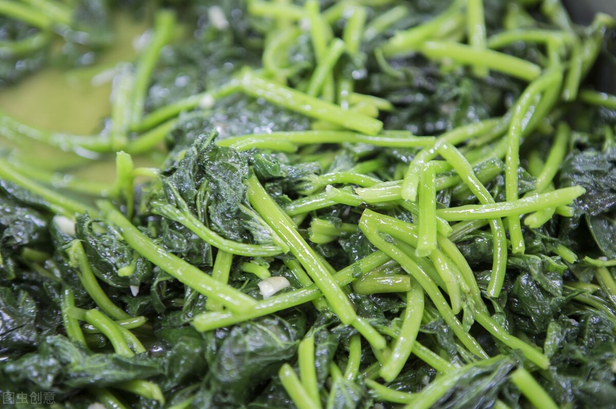 红薯藤的逆袭：曾被弃用来喂猪，如今成“蔬菜皇后”，3元一把