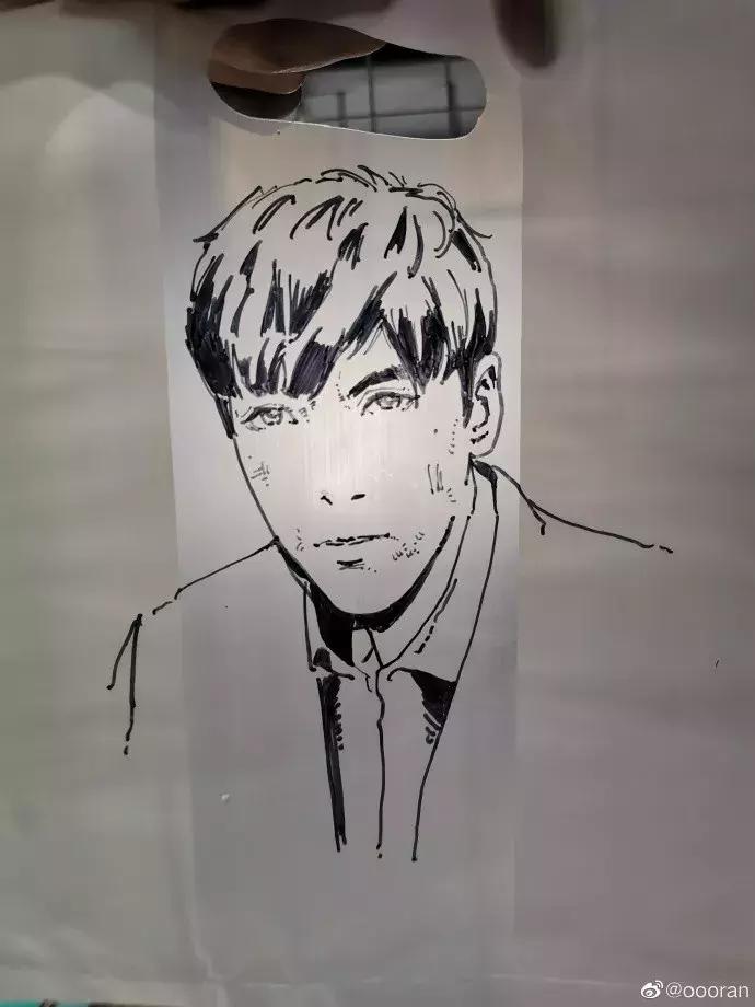 学渣购物小票画画,97年画画天才