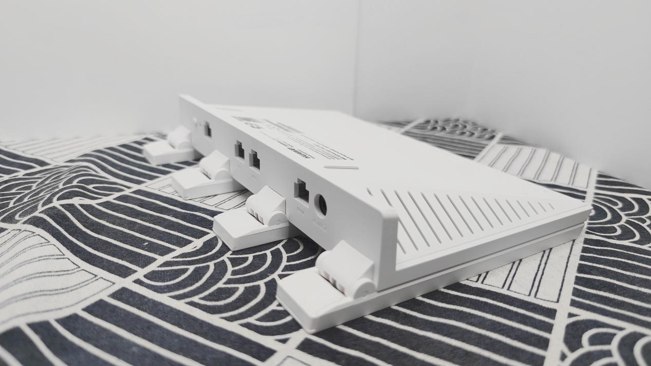 华为路由器ax3pro和tplinkax3200,华为最新的wifi路由器