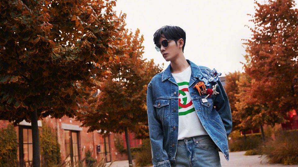 肖战超过了最巅峰的蔡徐坤了吗,肖战和蔡徐坤的巅峰时期谁最厉害