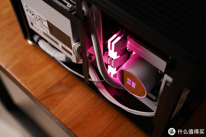 乔家一物:大号ITX装机分享,黑白美学的体现