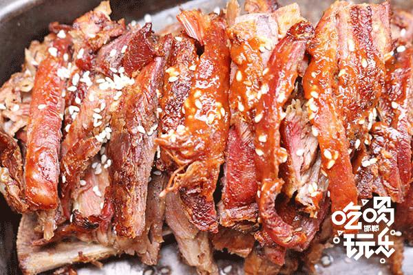 草原蒙古包烤羊腿,蒙古包山庄烤全羊烤羊腿