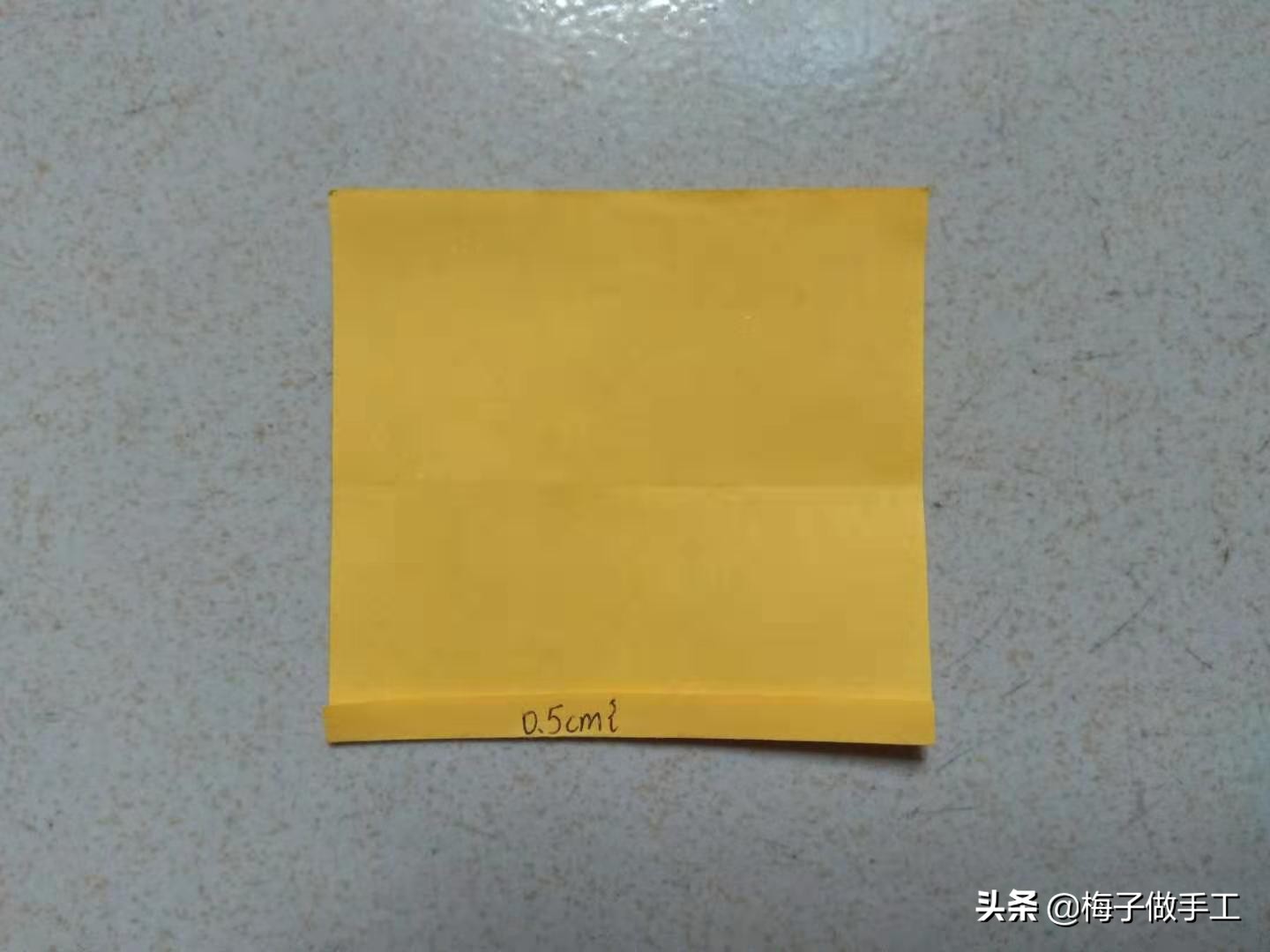 风铃折纸怎么折用做生日礼物,纸做圣诞节礼物圆筒是怎么折的