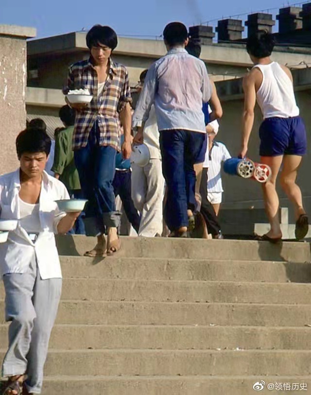 大学生文化消费趋势,大学生消费水平及消费观念的变化